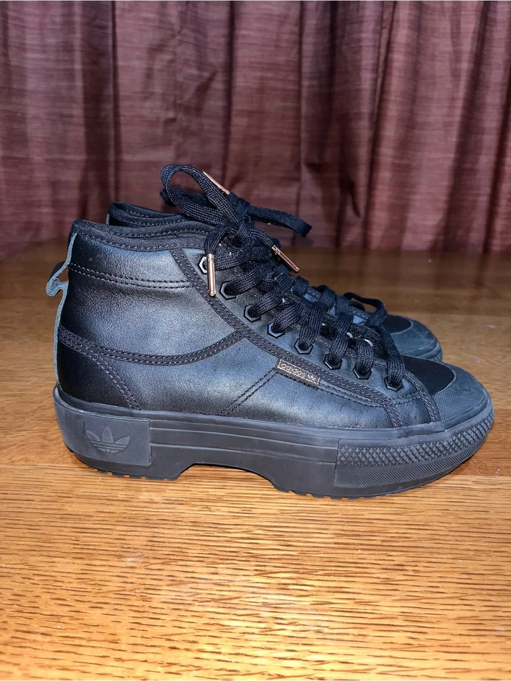 Adidas Women’s Nizza Trek Size 6.5 Leather Black/Gold |HQ7103|